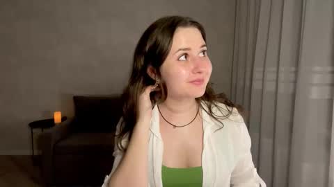 Anna online show from 10/31/25, 10:33