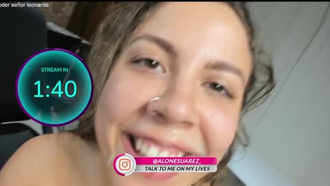 Snapshot of alondra_on_fire chatting on 10/17/25, 04:09 Alondra Suarez online show from 10/17/25, 04:09