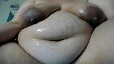 Snapshot of alondra_zaens chatting on 02/02/25, 12:09 Alondra online show from 02/02/25, 12:09
