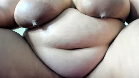 Snapshot of alondra_zaens chatting on 02/16/25, 11:48 Alondra online show from 02/16/25, 11:48