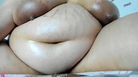 Snapshot of alondra_zaens chatting on 03/11/25, 12:54 Alondra online show from 03/11/25, 12:54