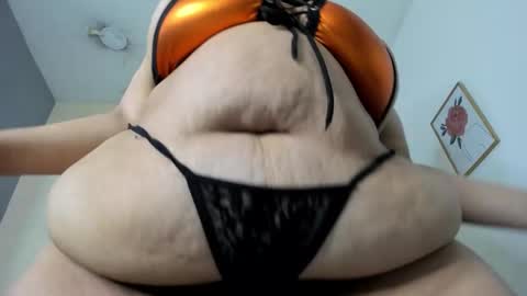 Snapshot of alondra_zaens chatting on 09/23/25, 01:52 Alondra online show from 09/23/25, 01:52
