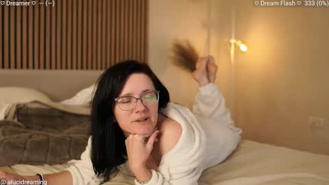 Snapshot of alucidreaming chatting on 10/18/25, 06:41 Lucid Dreaming online show from 10/18/25, 06:41