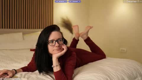 Snapshot of alucidreaming chatting on 12/01/25, 06:57 Lucid Dreaming online show from 12/01/25, 06:57