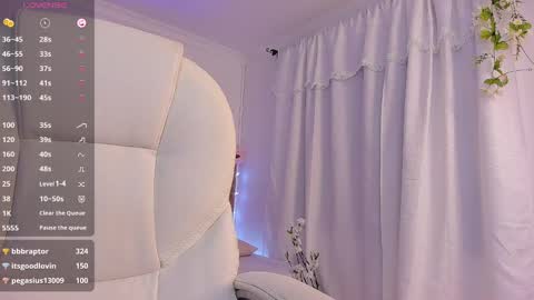 Snapshot of aly_moon chatting on 01/17/25, 05:11 Im Aly3 online show from 01/17/25, 05:11