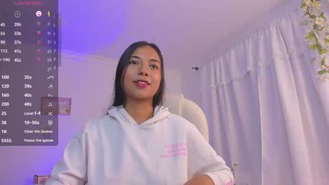 Snapshot of aly_moon chatting on 01/20/25, 11:43 Im Aly3 online show from 01/20/25, 11:43