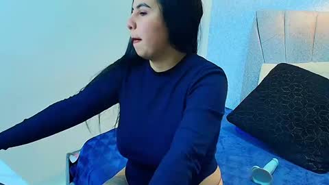 Snapshot of aly_smith_ chatting on 09/16/25, 11:33 A L Y online show from 09/16/25, 11:33