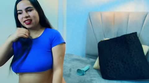 Snapshot of aly_smith_ chatting on 09/28/25, 11:59 A L Y online show from 09/28/25, 11:59