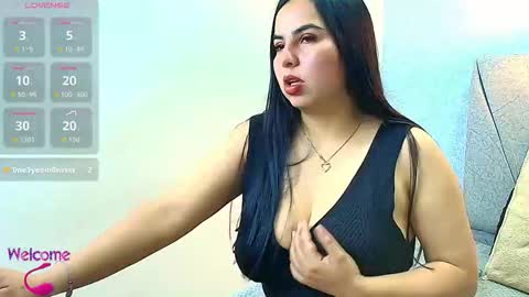 Snapshot of aly_smith_ chatting on 10/14/25, 11:33 A L Y online show from 10/14/25, 11:33