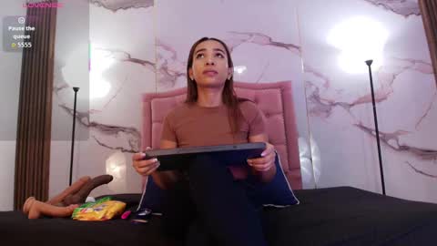 Snapshot of alyathompson chatting on 09/10/25, 03:50 Alya online show from 09/10/25, 03:50