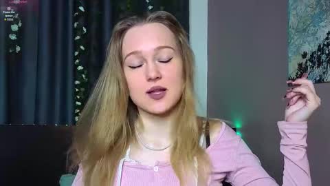 Vanessa online show from 11/12/25, 04:02