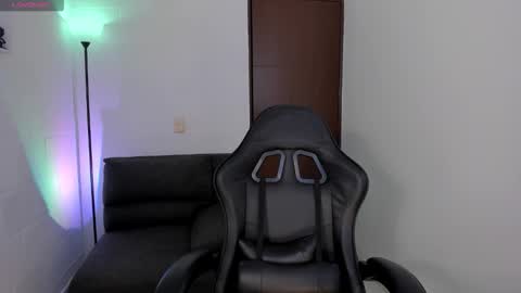 Alyson online show from 10/28/25, 01:58