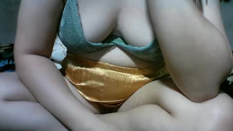 Snapshot of alyssa_hope chatting on 02/23/25, 12:51 alyssa_hope online show from 02/23/25, 12:51