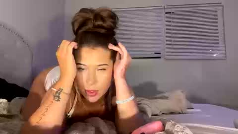 Snapshot of alyssaortega chatting on 10/15/25, 05:18 alyssaortega online show from 10/15/25, 05:18