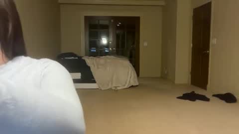 Snapshot of alyssastonee chatting on 11/27/25, 01:40 alyssastonee online show from 11/27/25, 01:40