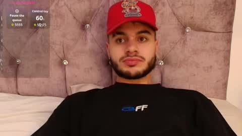 Snapshot of amadeo_wild chatting on 11/29/25, 04:10 Amadeo Wild online show from 11/29/25, 04:10