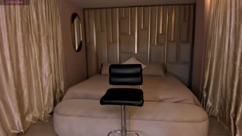 Amaia Haywood online show from 10/17/25, 10:40