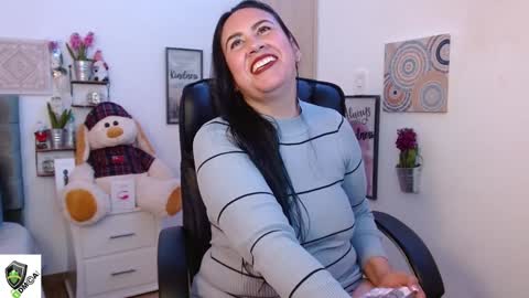 Snapshot of amalia_brunette chatting on 12/08/24, 11:19 AMALIA online show from 12/08/24, 11:19