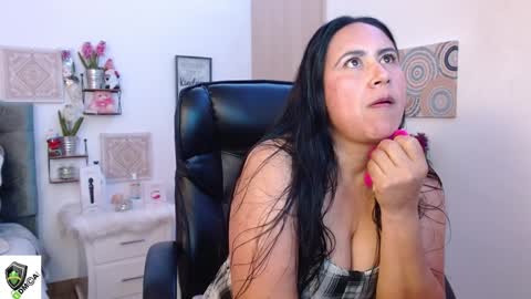 Snapshot of amalia_brunette chatting on 01/02/25, 11:27 AMALIA online show from 01/02/25, 11:27