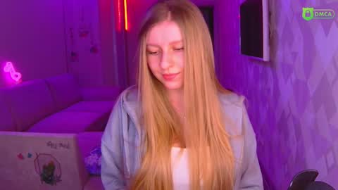 Snapshot of amaliaqueen999 chatting on 12/18/24, 01:23 Amalia online show from 12/18/24, 01:23