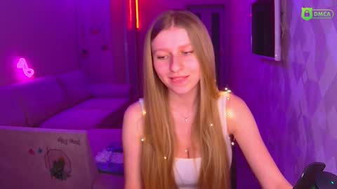 Snapshot of amaliaqueen999 chatting on 12/22/24, 02:16 Amalia online show from 12/22/24, 02:16