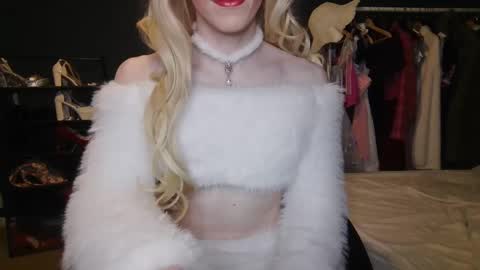 Snapshot of amaliecd chatting on 01/23/25, 09:50 Amalie online show from 01/23/25, 09:50