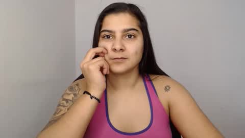 Snapshot of amanda5star chatting on 01/10/25, 10:39 The queen of the biceps online show from 01/10/25, 10:39