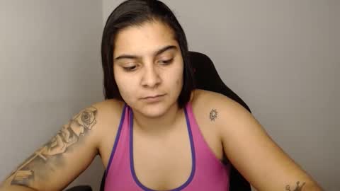 Snapshot of amanda5star chatting on 01/13/25, 03:23 The queen of the biceps online show from 01/13/25, 03:23