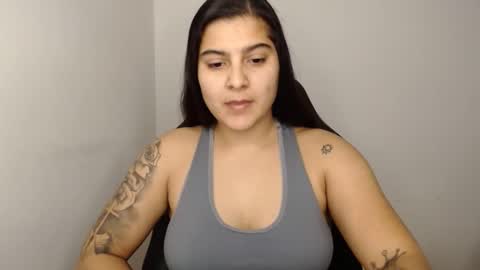 Snapshot of amanda5star chatting on 01/16/25, 11:48 The queen of the biceps online show from 01/16/25, 11:48