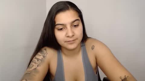 Snapshot of amanda5star chatting on 01/22/25, 11:56 The queen of the biceps online show from 01/22/25, 11:56