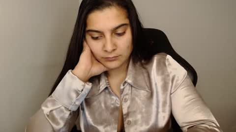 Snapshot of amanda5star chatting on 01/25/25, 02:37 The queen of the biceps online show from 01/25/25, 02:37