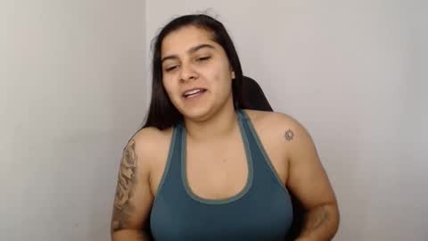 Snapshot of amanda5star chatting on 01/29/25, 12:02 The queen of the biceps online show from 01/29/25, 12:02