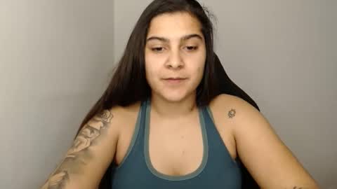 Snapshot of amanda5star chatting on 01/30/25, 01:22 The queen of the biceps online show from 01/30/25, 01:22