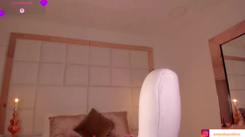 Snapshot of amanda_colin chatting on 11/19/25, 10:10 Amanda online show from 11/19/25, 10:10