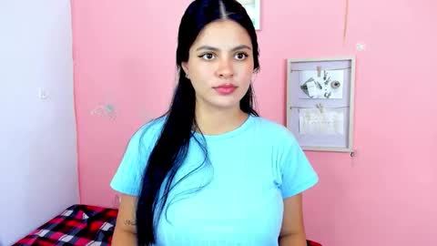 Snapshot of amanda_lorense chatting on 09/24/25, 03:43 Thalia online show from 09/24/25, 03:43