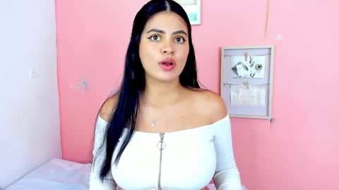 Snapshot of amanda_lorense chatting on 10/03/25, 04:53 Thalia online show from 10/03/25, 04:53