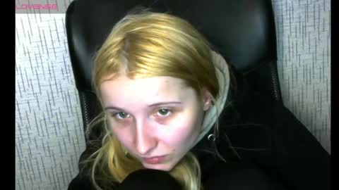 Snapshot of amanda_sherr chatting on 12/23/24, 01:40 Amanda online show from 12/23/24, 01:40