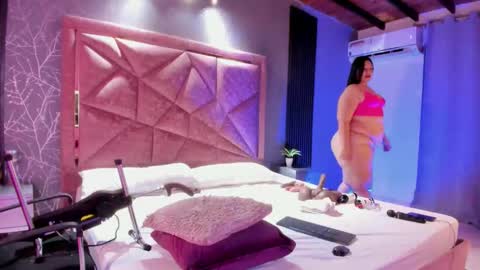 Amanda cruz online show from 10/10/25, 12:20