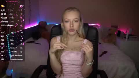 Amanda online show from 10/13/25, 06:02