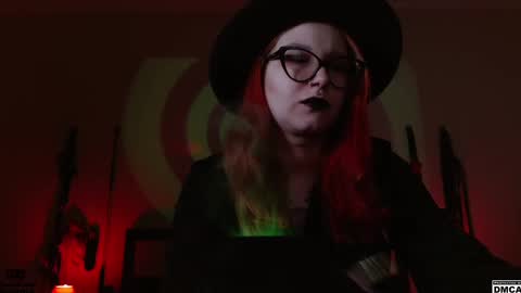 Snapshot of amanita__pantherina chatting on 12/18/24, 08:31 Goddess Amanita online show from 12/18/24, 08:31