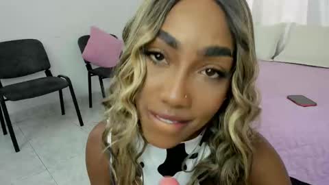 amaraluxe online show from 11/06/25, 04:08