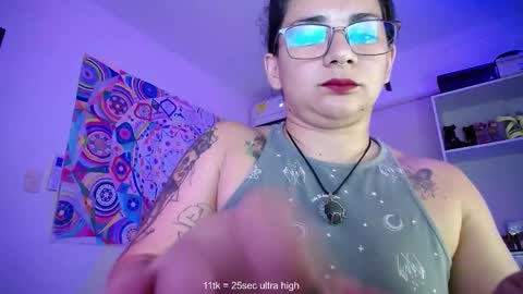 Snapshot of amarantha666 chatting on 10/18/25, 12:02 Susan online show from 10/18/25, 12:02