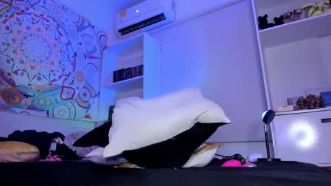 Snapshot of amarantha666 chatting on 10/27/25, 09:30 Susan online show from 10/27/25, 09:30