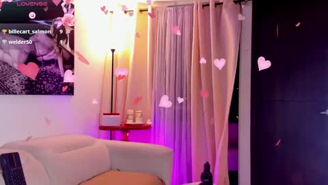 Snapshot of amatistahot1 chatting on 02/15/25, 12:37 Amatista online show from 02/15/25, 12:37