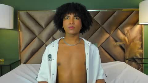 Ambar Colling online show from 09/15/25, 09:37