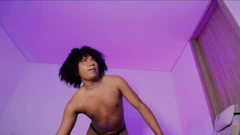 Ambar Colling online show from 11/22/25, 05:01