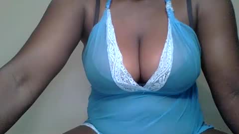 Mia online show from 02/28/25, 01:15