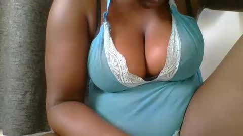 Mia online show from 03/05/25, 04:56