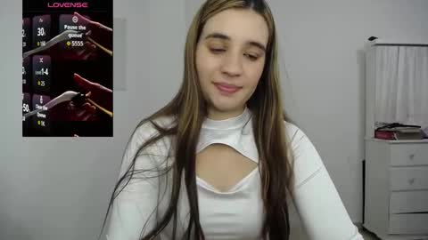 Snapshot of ambar_lynn chatting on 10/13/25, 05:46 mbar online show from 10/13/25, 05:46