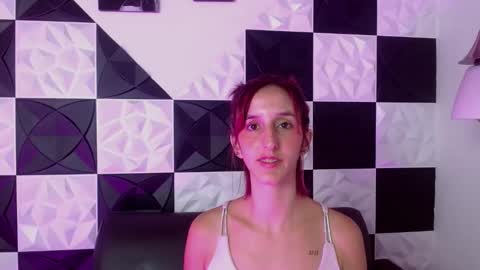Snapshot of ambar_roux1 chatting on 02/13/25, 06:27 ambar_roux1 online show from 02/13/25, 06:27